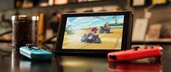 Console Nintendo Switch avec paire de Joy-Con sans fil Rouge et Bleu Neon V3